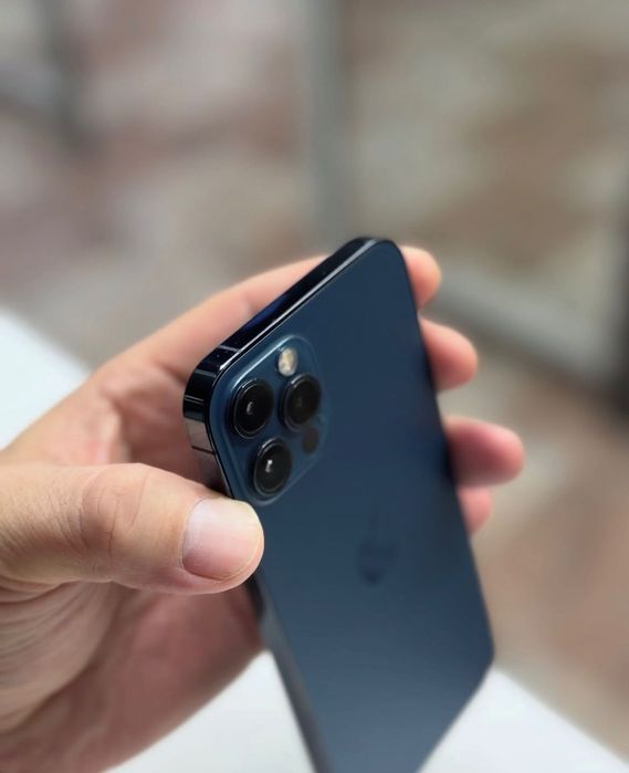 Iphone 12 pro sotiladi 340$