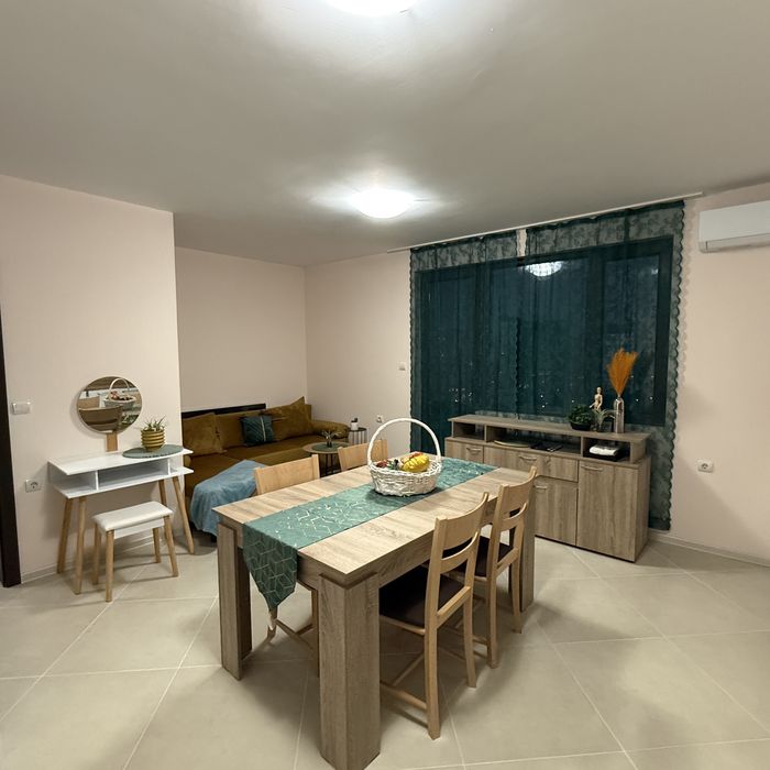 Чисто  нов апартамент под наем с панорамна гледа !