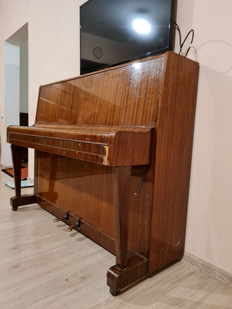 Антикварное немецкое пианино  в очень хорошем состоянии SCHOLZ Германи