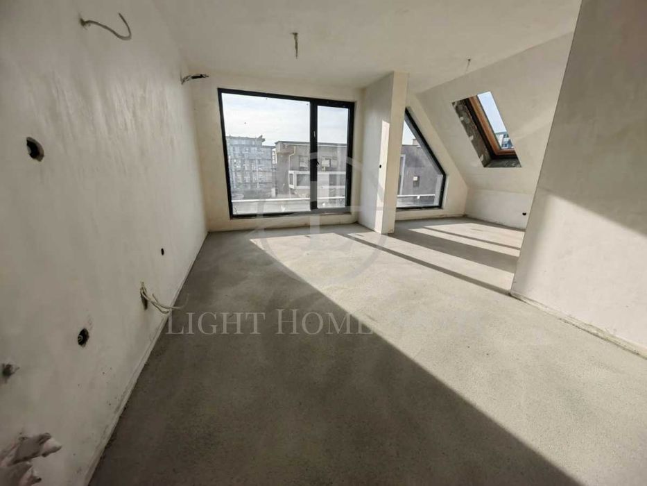 Продава се Тристаен апартамент в Пловдив, Христо Смирненски - 112 кв.м за 1250 €/кв.м - Снимка #1