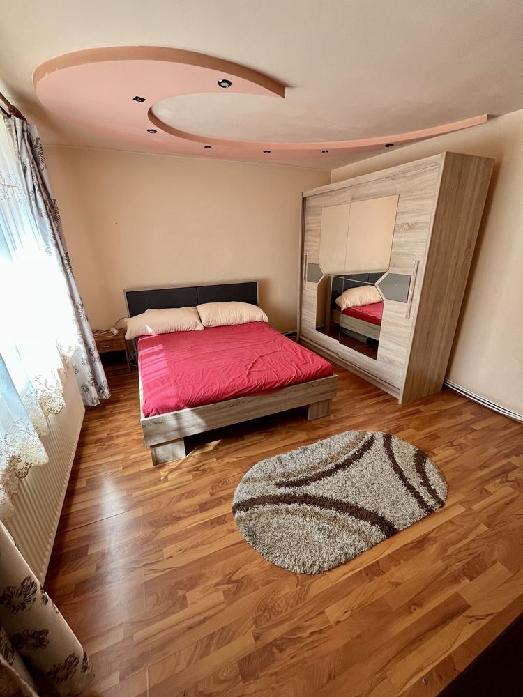 Inchiriez apartament 3 camere Bulevard Cetate