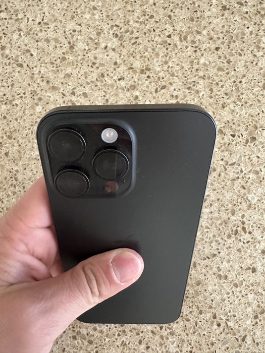 iPhone 16 Pro Max, Black Titanium- pret fix