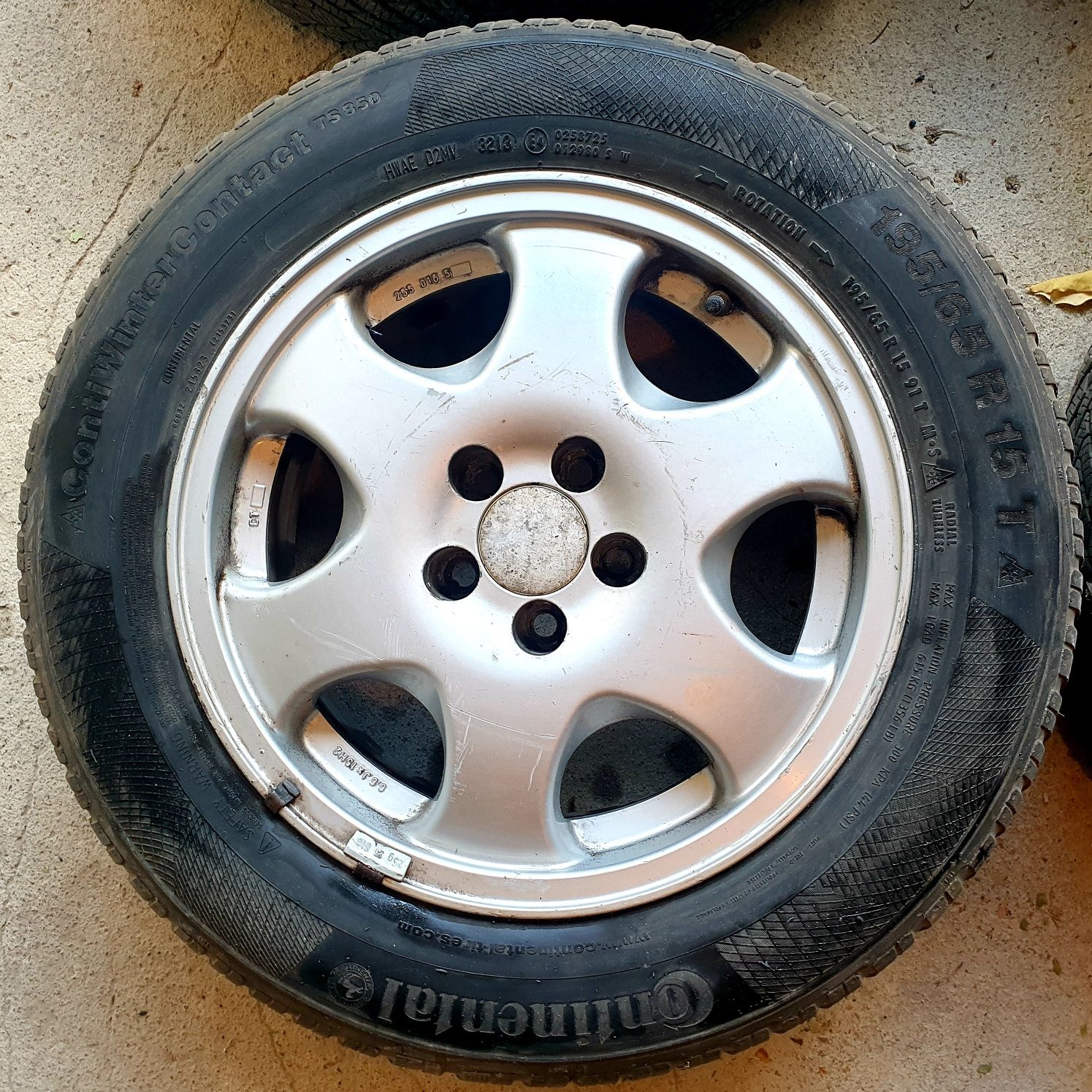 Субару Джанти с гуми 15" Continental 195/65R15