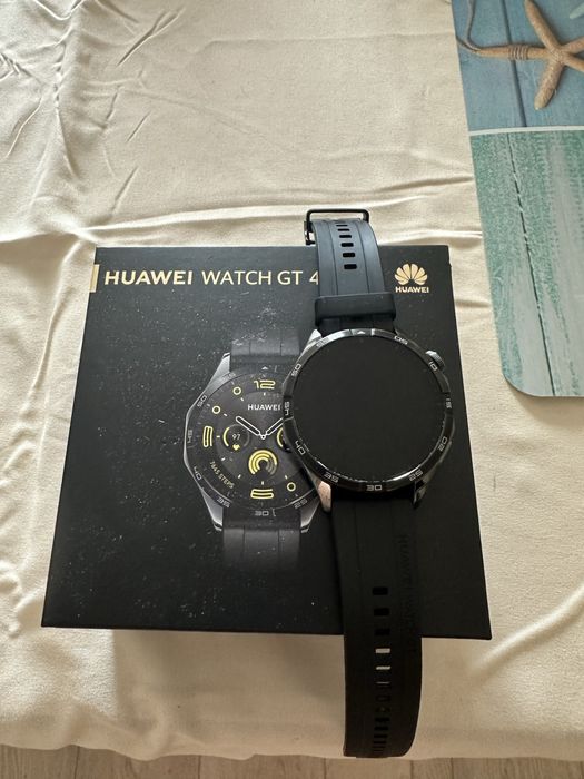 Продавам часовник Huawei Watch GT4 в отлично състояние