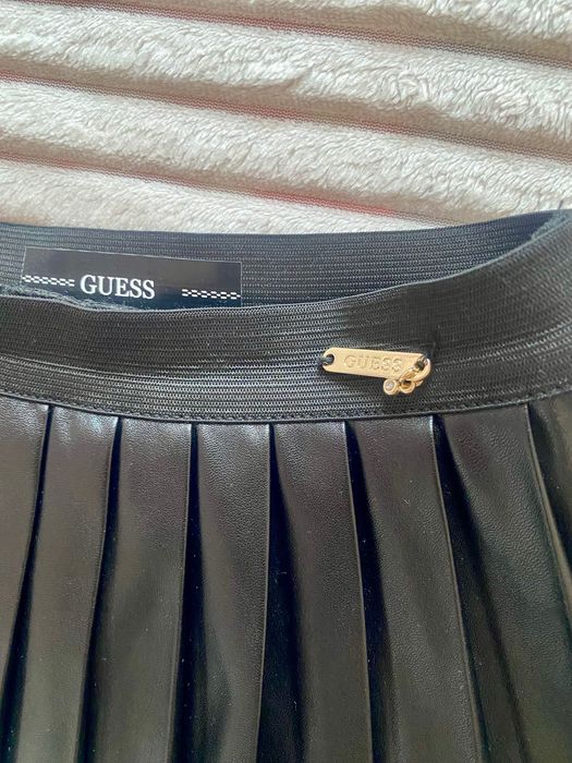 GUESS кожена плисирана пола