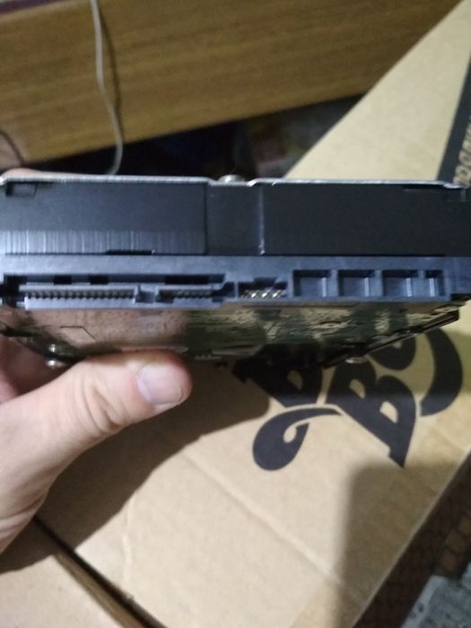 Продам жестки диск на 1000 гб