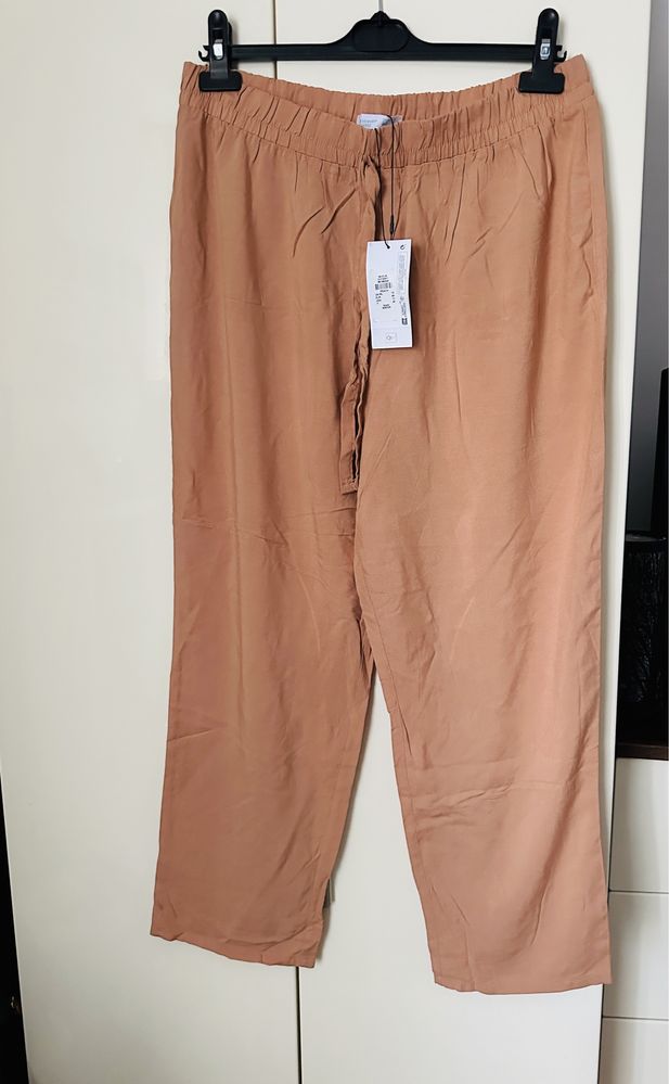 Pantaloni de vara noi