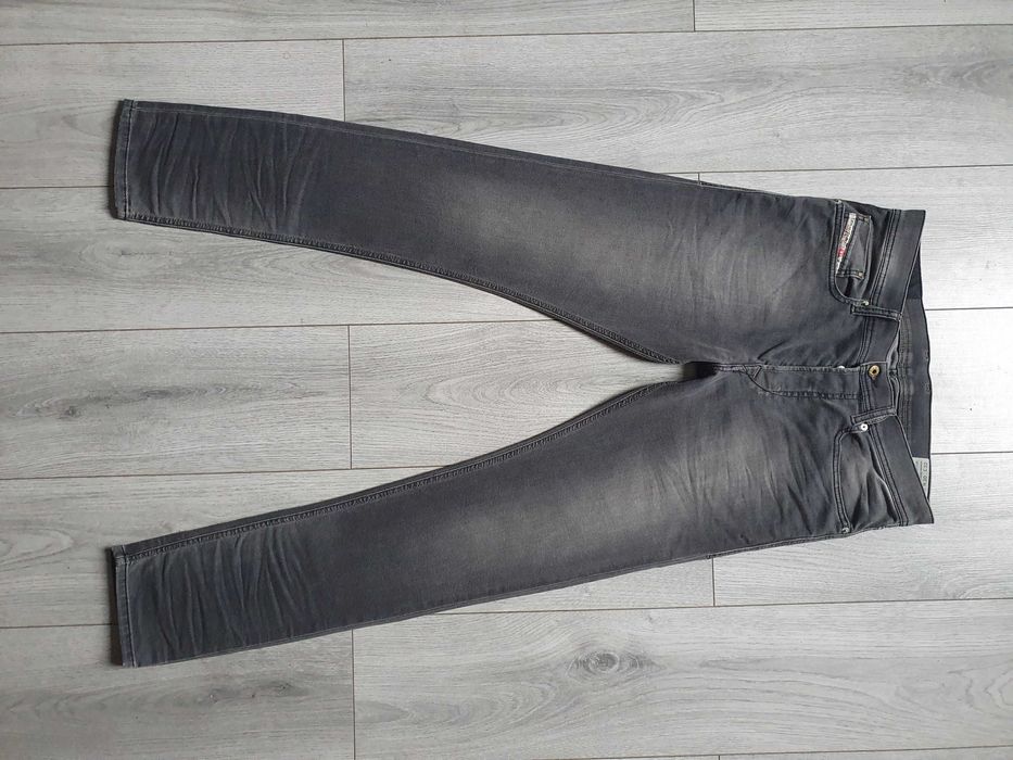 Blugi DIESEL "Tepphar" Slim-Carrot - Marime W30 L32 (Talie 85 cm)