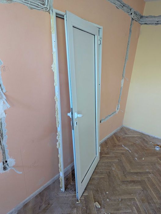 Алуминиеви врати