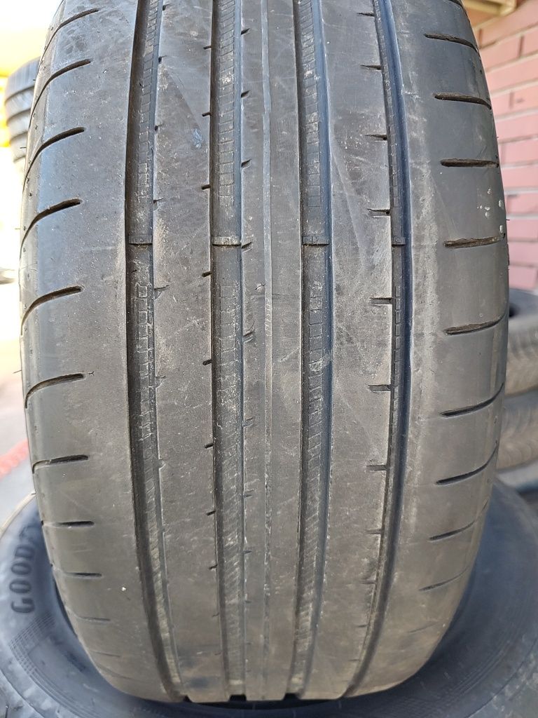 235/55/17 Goodyear летни