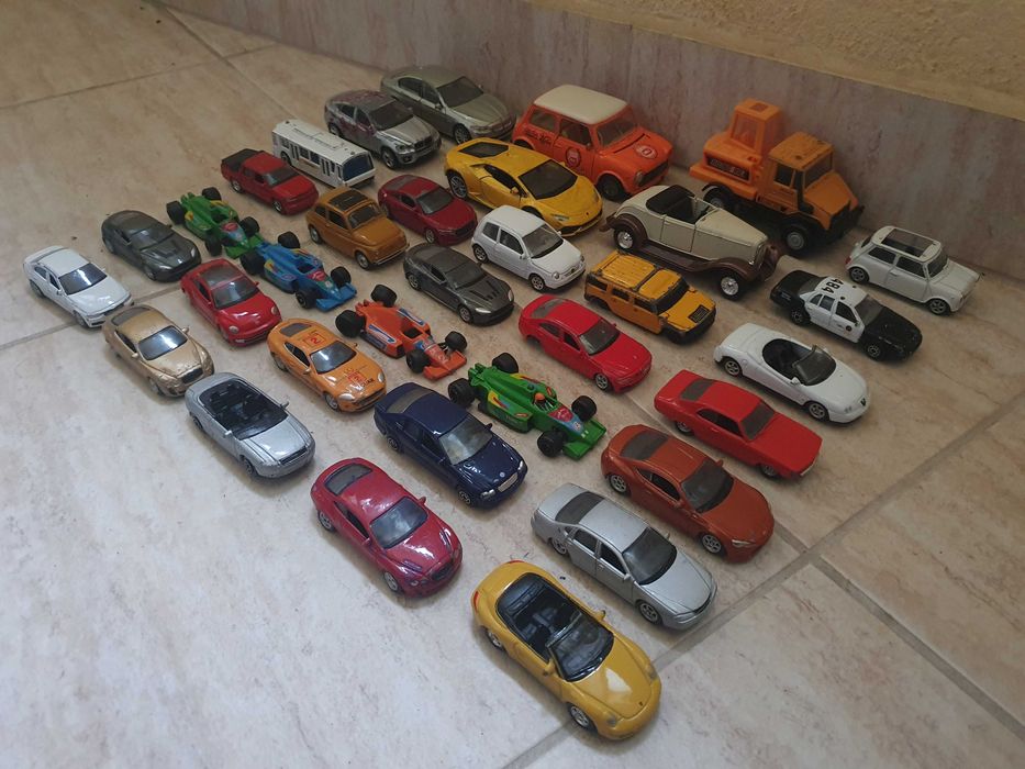 Метални колички на различни производители