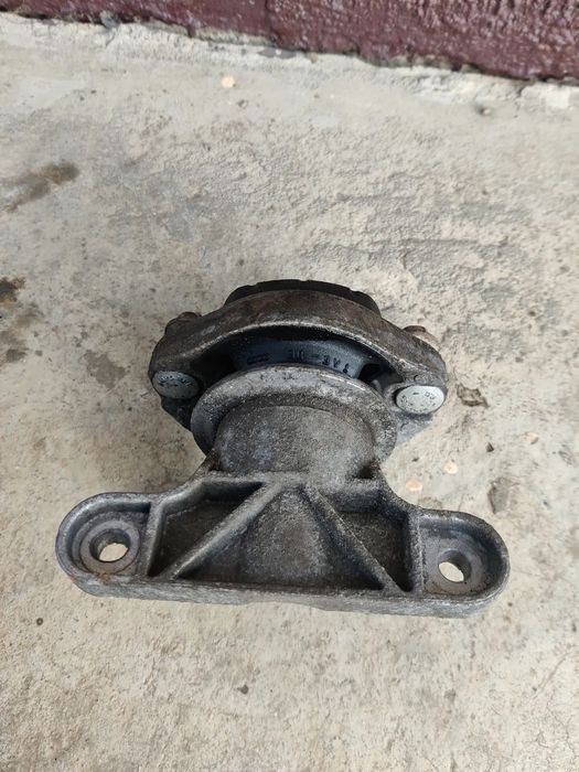 Tampon cutie viteze automata motor 2.0 TDI Seat Exeo Audi A4 B7 8E0399115 / MD3231