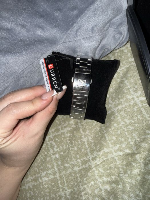 запечатанные часы Curren