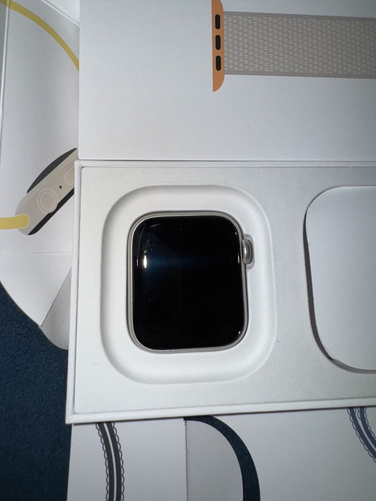 Apple watch SE (gen2) 40mm Starlight, GPS, 96% battery health
