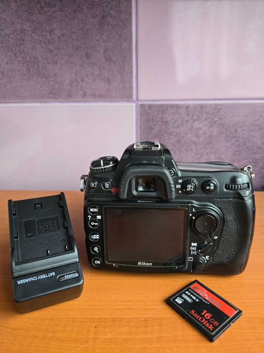 Nikon D300 + Sigma 50mm f1.4 + card CF