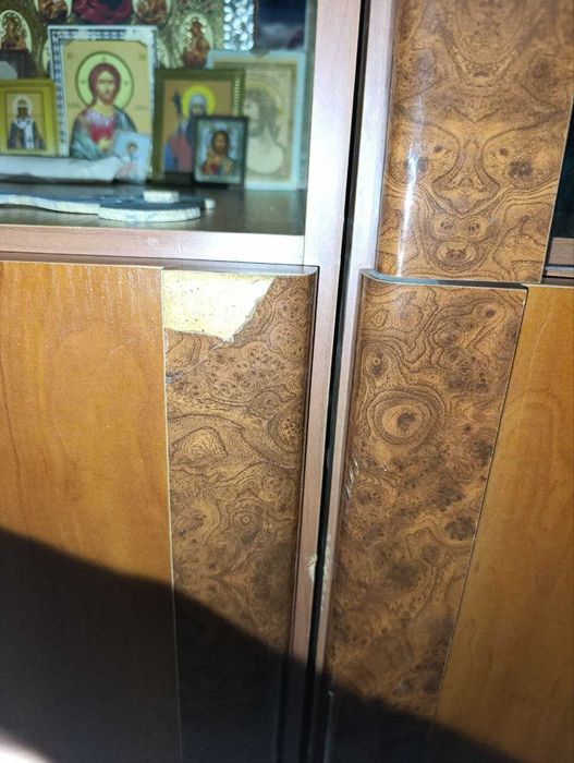 Продам стенку и стол срочно