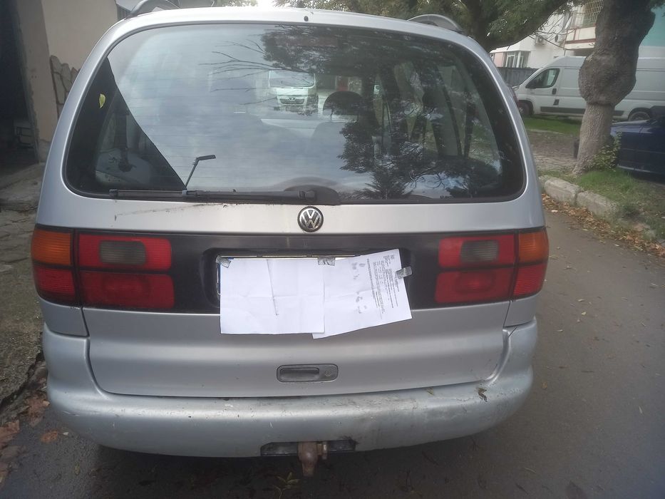 Продавам фолсваген Шаран