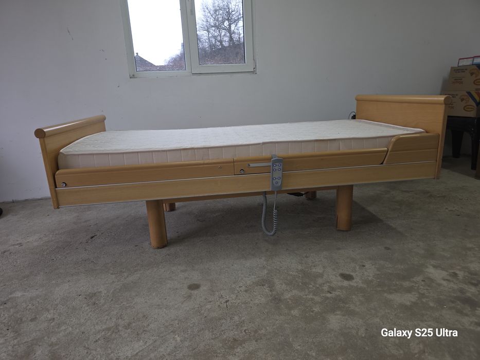 Vând pat medical cu telecomanda