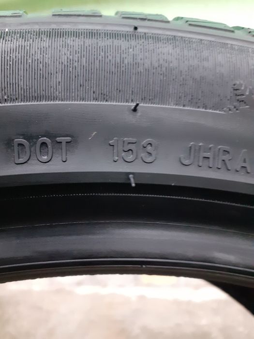 2 Броя зимни гуми 275/40/19