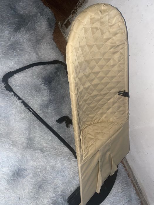 Шезлонг удобно укладывать малыша