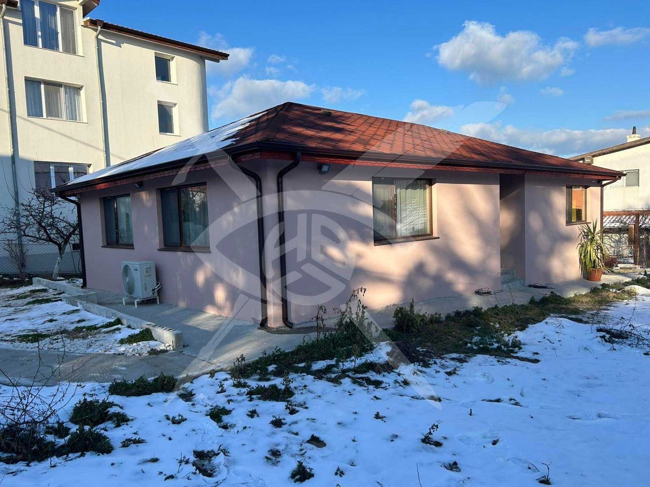 Продава се Къща в Варна, Галата - 130 кв.м за 1924 €/кв.м - Снимка #9