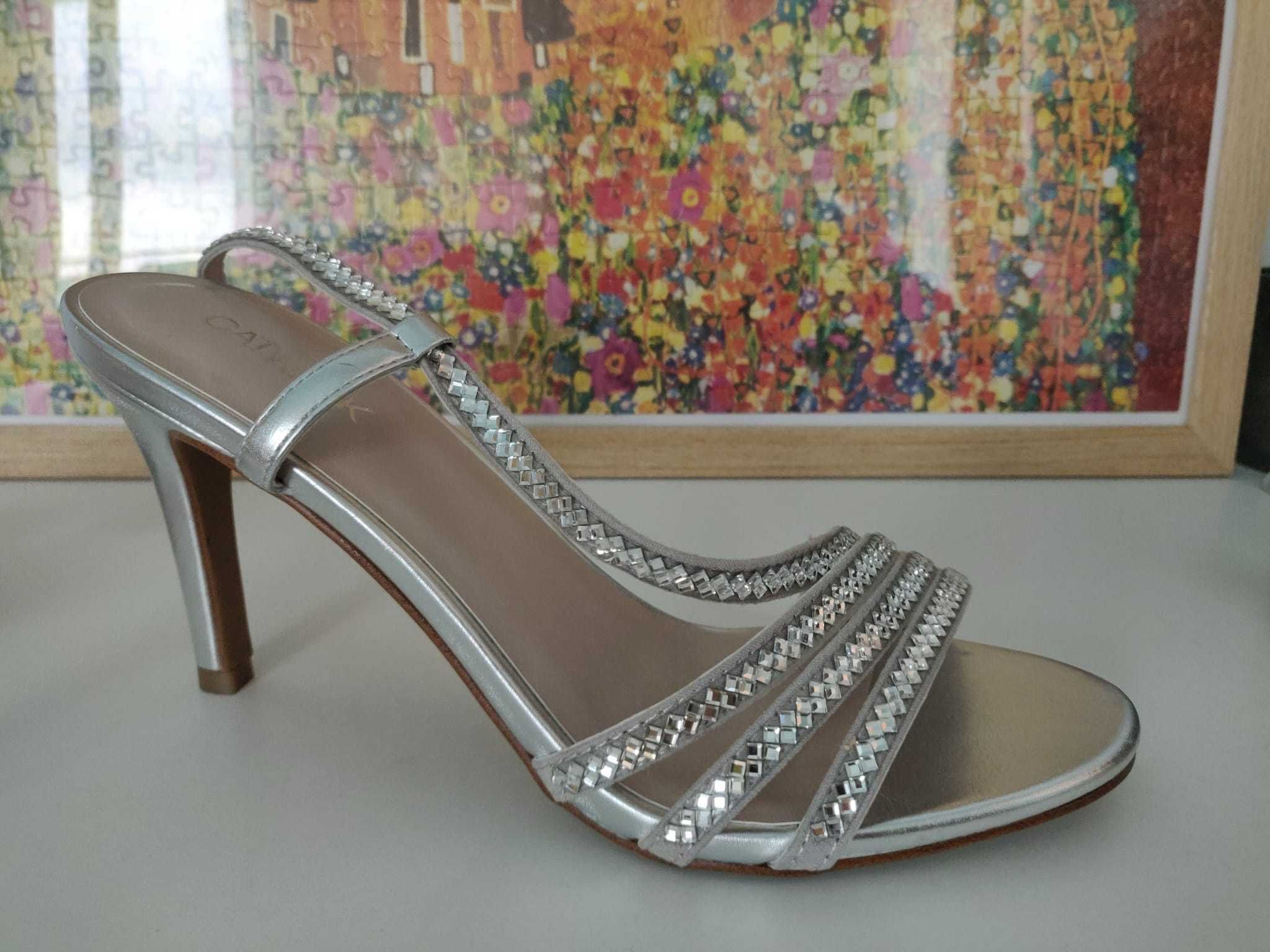 Pantofi (sandale) argintii cu toc mediu, marimea 40