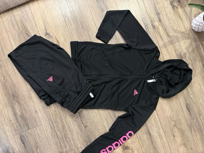 Дамски екип adidas нов