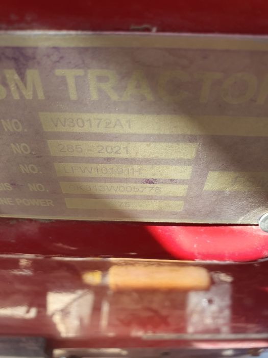 Traktor sotiladi