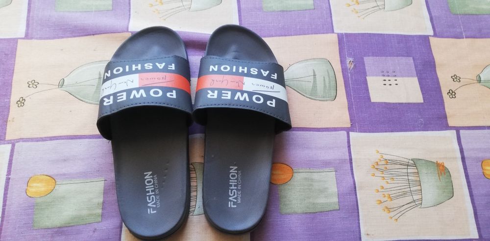 Slapi de casa sau curte