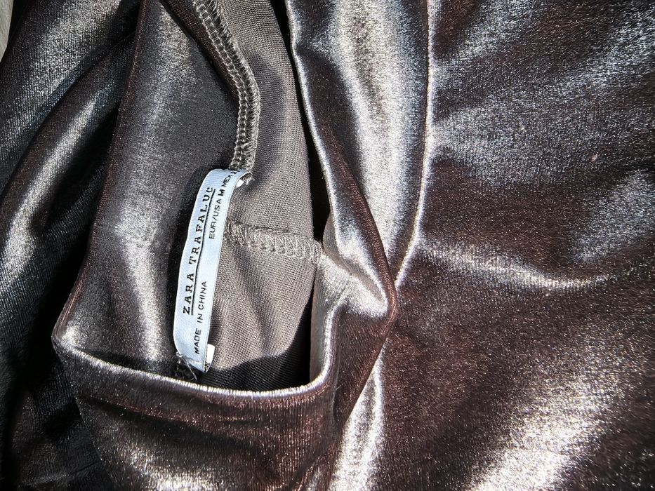Rochie Zara catifea mărimea M nouă