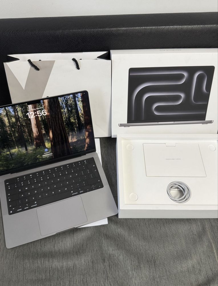 КАТО НОВ  14' 512GB MacBook Pro M3 8GB iStyle Гаранция 2026 г.