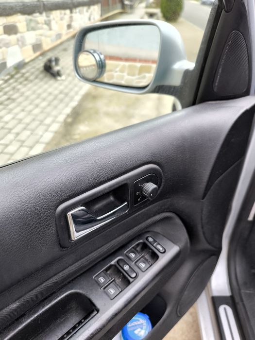 Volkswagen Golf IV 1.6 benzină