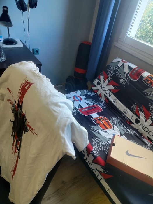 Тениска Luda M/L размер носена е няколко пъти