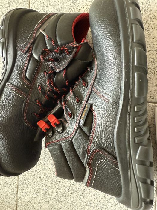 Работни боти с противоудърно бомбе 43 естествена кожа