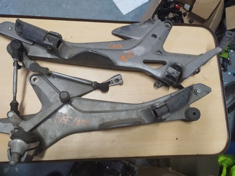 Scărițe cu suporti complete pentru Honda CBF 1000 abs model 2006-2010