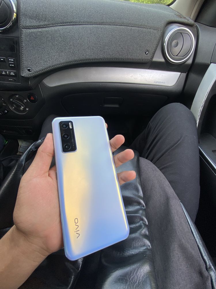 Vivo V20SE srochno!