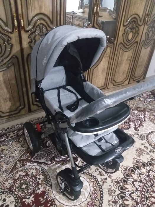 Детские коляска сотилади янгидай турипти