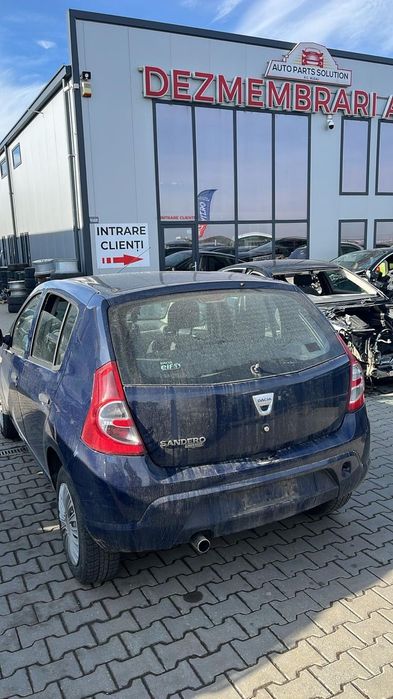 Dezmembram Dacia Sandero 1.2 benzina din 2011