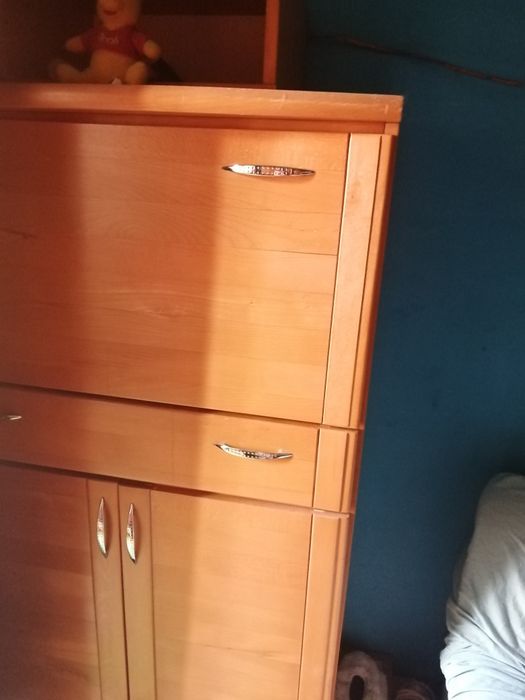 Vând mobila mal aproape nou preț este negociabil 20de milioane
