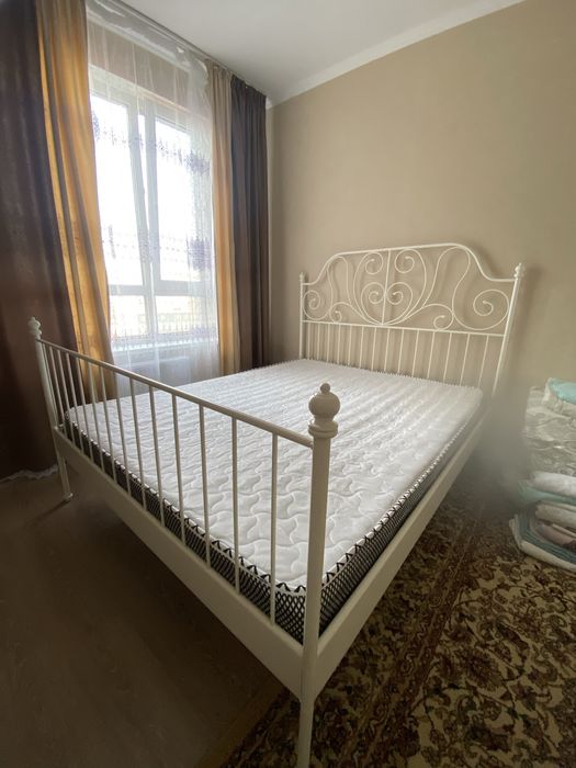 Продам двухспальнюю кровать б/у