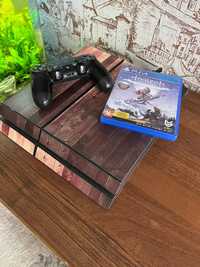 Продам приставку PS4