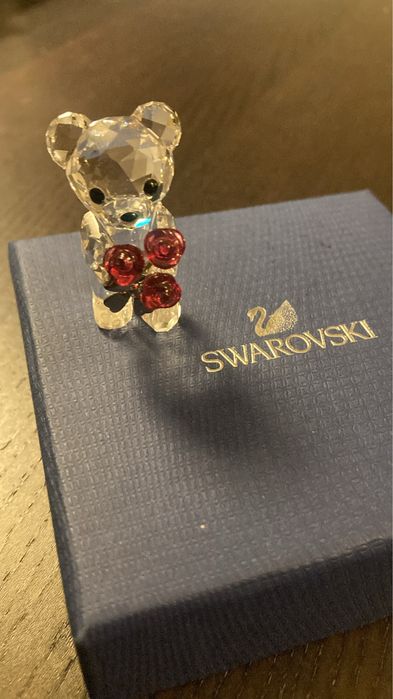 Кристална фигура SWAROVSKI мече  - Kris Bear A Rose