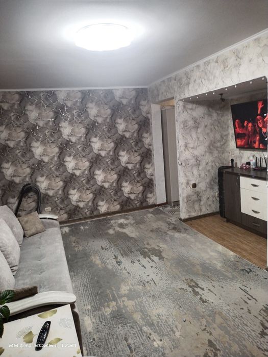 Продам 2х  частично с МЕБЕЛЬЮ И БЫТОВОЙ техникой