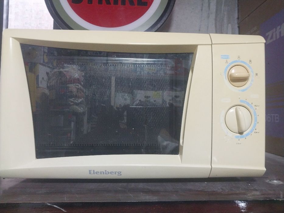 Микроволновка и печь рабочий