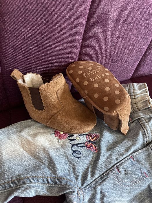 Geaca next 68 plus 3 perechi ghete 15 si 2 perechi de pantaloni