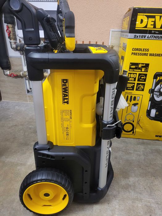 Чисто нова акумулаторна водоструйка Dewalt+ 2 батерии и зарядно