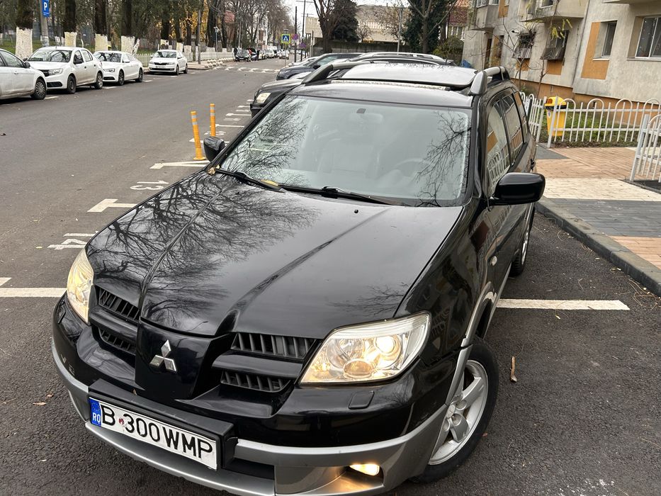 Mitsubishi Outlander 2004 2.0 L benzina 4x4 piele panoramic vari +/-