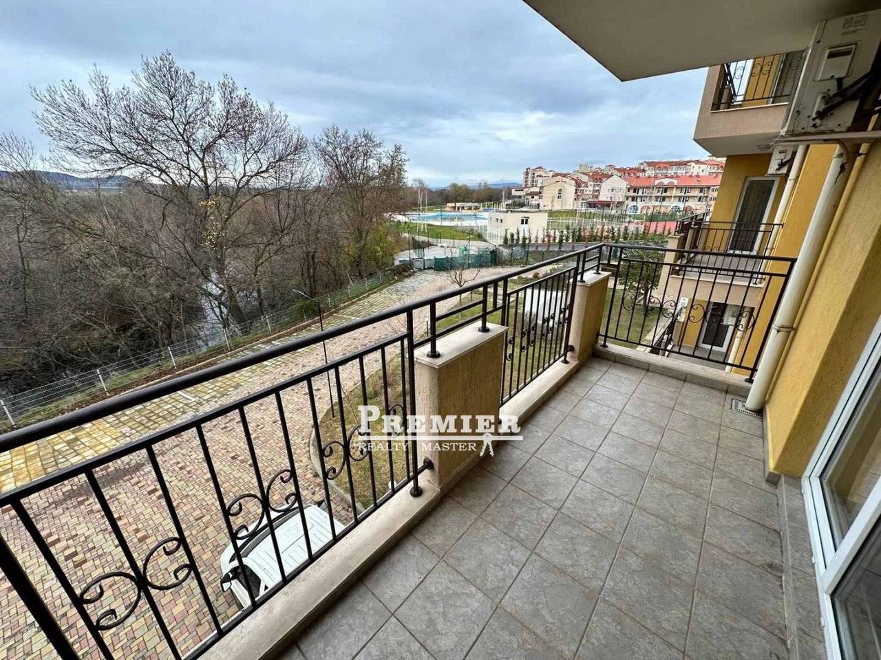 Продава се Двустаен апартамент в Ахелой - 90 кв.м за 878 €/кв.м - Снимка #1