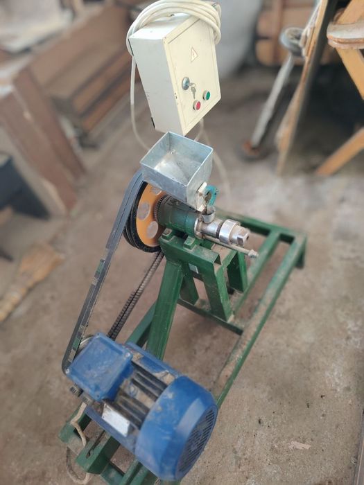 Ququruzni oporot sotiladi