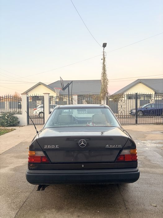 Mercedes-Benz E260 4MATIC (W124) – 1988